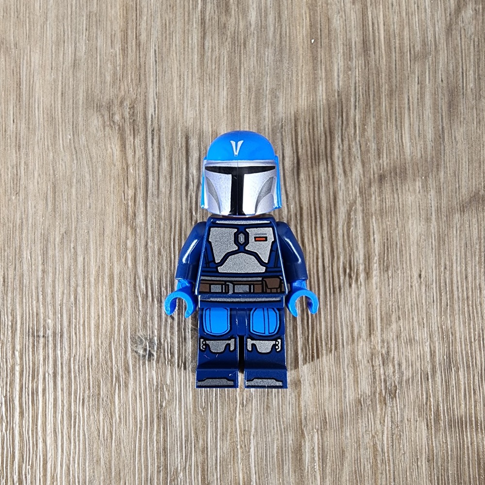 LEGO Star Wars Mandalorian Fleet Commander sw1255 Blue Helmet Armor Minifigure - Picture 1 of 6